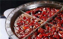 重庆彦瑾火锅底料厂家告诉你火锅底料是不是都能机械自动化炒料