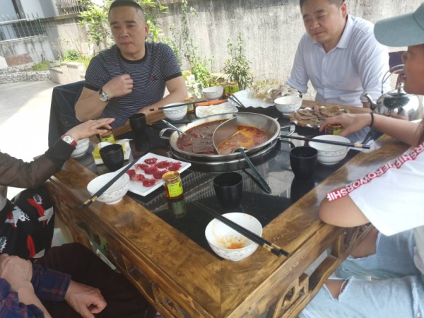 欢迎深圳刘总到厂考察火锅底料!