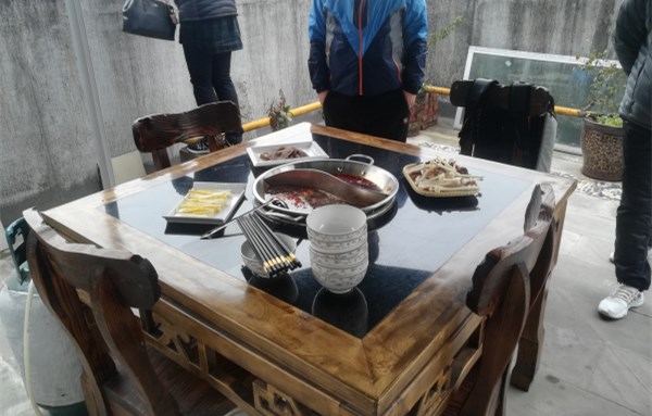 河南信阳蒋总到厂考察火锅底料!