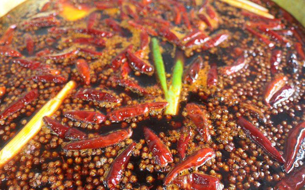 重庆火锅底料生产厂家正宗口感底料从哪儿来?
