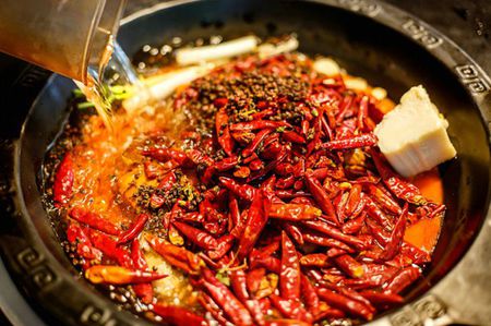 如何筛选到满意的底料生产厂家批发底料?从这两方面入手不会错